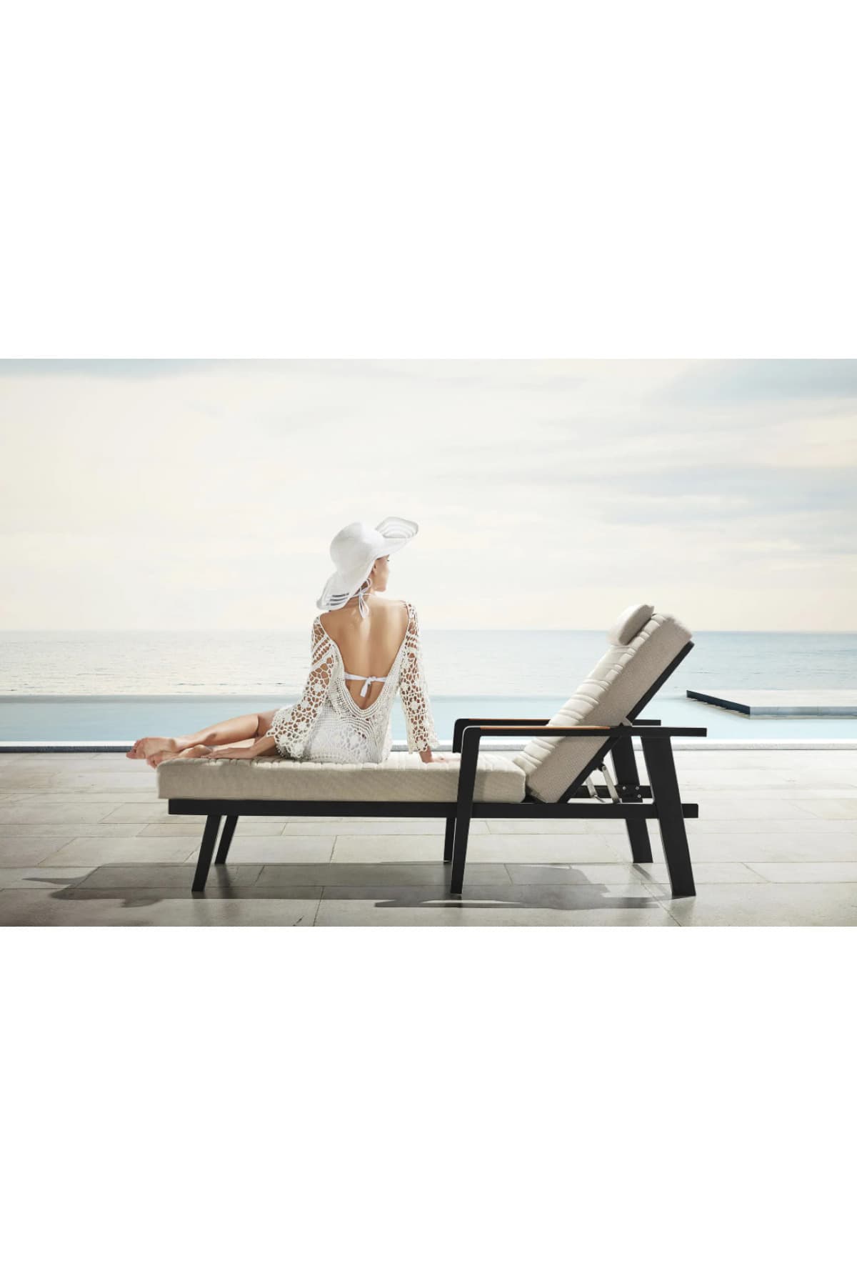 Oceras Modern Şezlong Bahçe Uzanma Yatağı Ahşap Detaylı Bahçe Mobilyası Daybed - SCY Home Garden