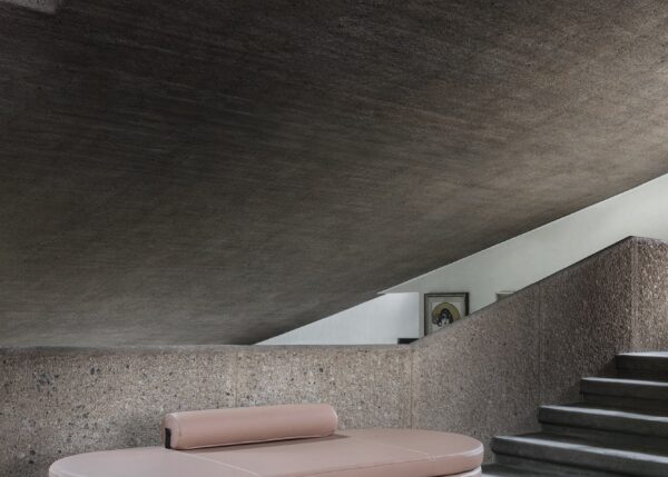 SCPF-026 Asage Metal Ayaklı Deri Silindir Minderli Dekoratif Puf Bench Montajsız Yatak Ucu Oturma Bankı